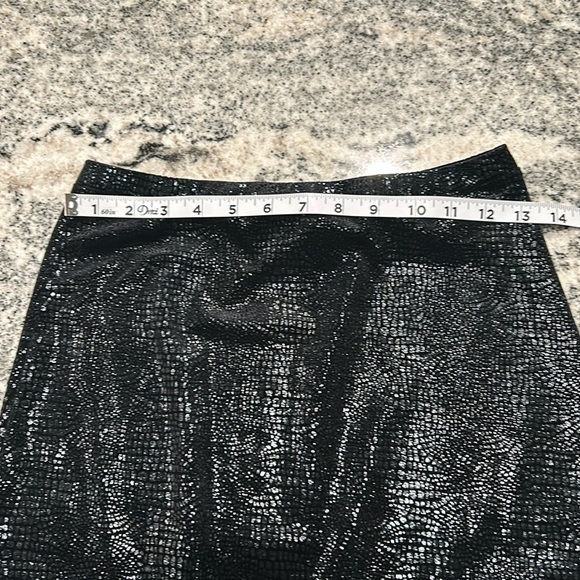 NWOT Size SM Guess, Black skirt - Picture 9 of 12